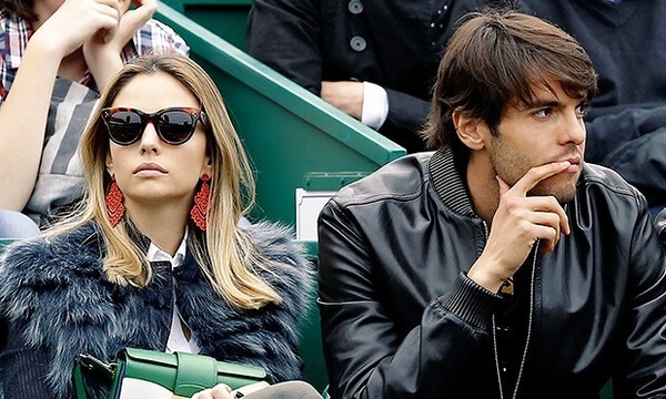 Say men tình bên Hoa hậu, Kaka phũ phàng rũ bỏ vợ đẹp