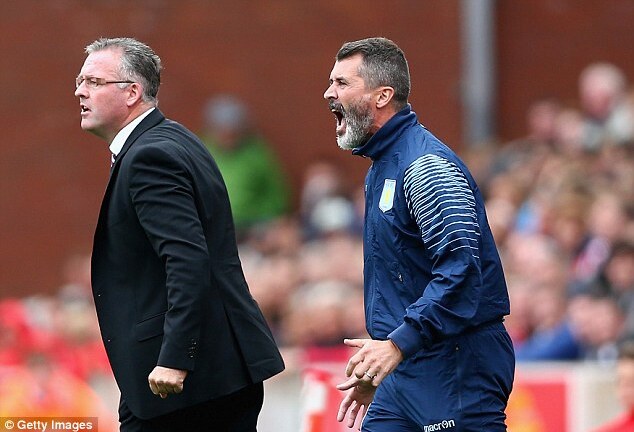 Cleverley dính vạ vì nói xấu sau lưng Roy Keane 