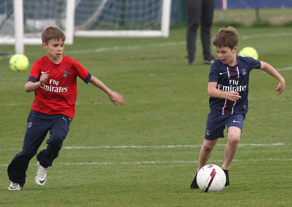 Phớt M.U, quý tử nhà Beckham gia nhập Arsenal