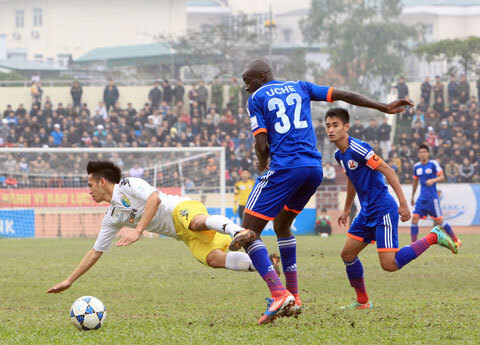 Hà Nội T&T lội ngược dòng đả bại Than Quảng Ninh