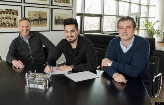 Gia hạn với Dortmund, Gundongan gieo sầu cho M.U