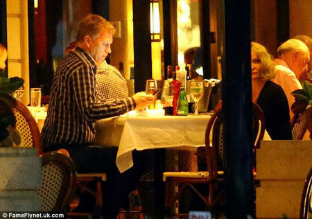 David Moyes làm gì trong ngày M.U đại thắng 4 sao?