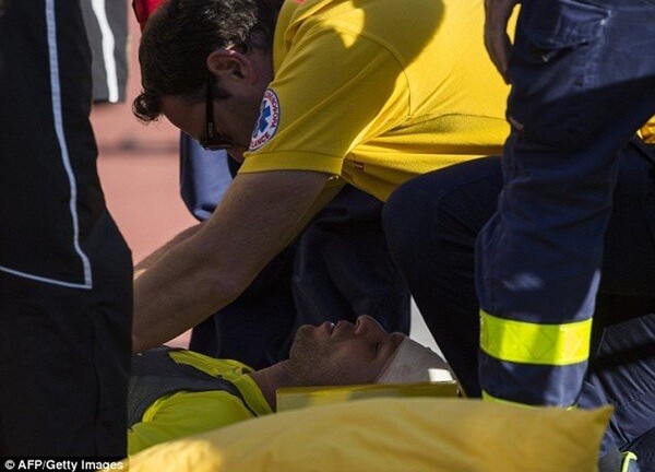 Kaka bị kẻ lạ mặt bắn trúng hộp sọ