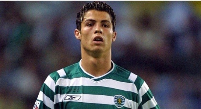 Ronaldo cầm dao đâm côn đồ, trộm đồ ăn của thầy