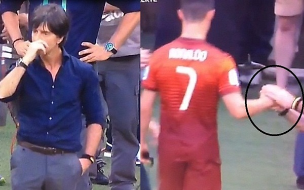 Ronaldo bị HLV tuyển Đức “bôi” gỉ mũi lên tay