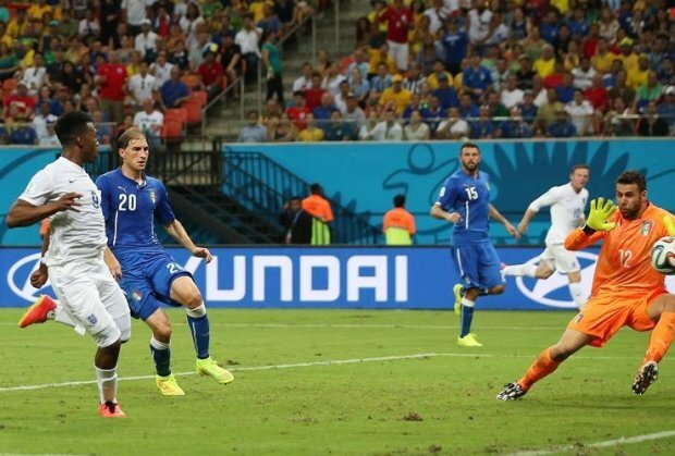 CĐV Italia giết chết cả nhà rồi bình thản đi xem World Cup