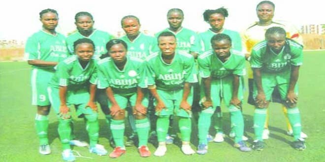 Những siêu sao đình đám phải dọn vệ sinh, ăn xin và bán dâm