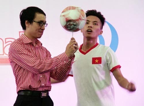 Toàn Shinoda qua đời: Xem lại màn tâng bóng đỉnh cao