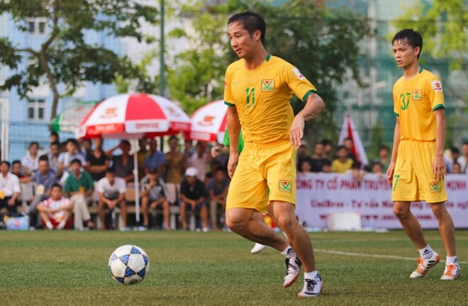 Đội bóng của Quốc Vượng thua đậm tại giải phủi Hà Nội