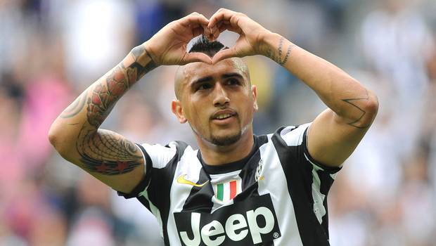 Chuyển nhượng 4/8: Miranda phớt Chelsea, M.U gặp khó vụ Vidal