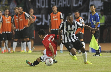 Llorente lập hat-trick, Juventus hủy diệt Indonesia 8-1