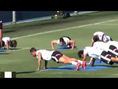 Ronaldo trổ tài hút đất siêu đẳng khiến đồng đội ngả mũ