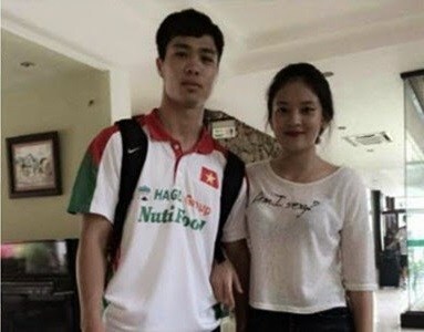 Hot girl nói gì về tin đồn yêu tiền đạo Công Phượng?