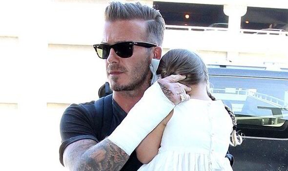 Nhà Beckham gặp rủi:  Bố gãy tay, con trai bị hot girl ngó lơ