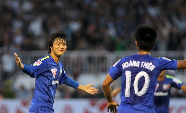 HAGL-Quảng Ninh: Công Phượng quyết ghi điểm với thầy Nhật