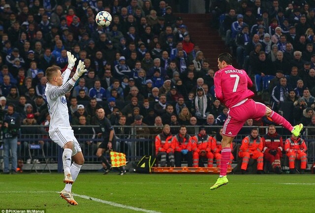 Van Gaal chặn đường về M.U của Ronaldo