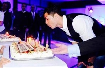Giải đen, Ronaldo tổ chức tiệc sinh nhật linh đình