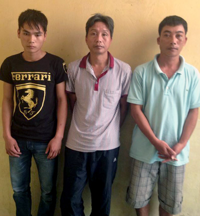 Phát hiện 4 đôi nam nữ đang “khỏa thân” tại quán mát - xa