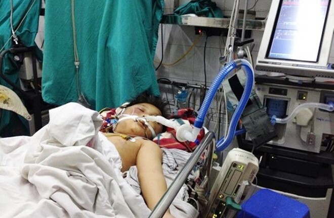 Kẻ đánh con 8 tuổi tử vong bị chuyển sang tội danh giết người.