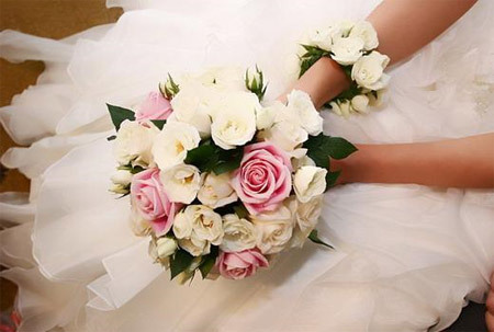 Trai Việt phản pháo hot girl “có chết cũng phải lấy chồng Tây”