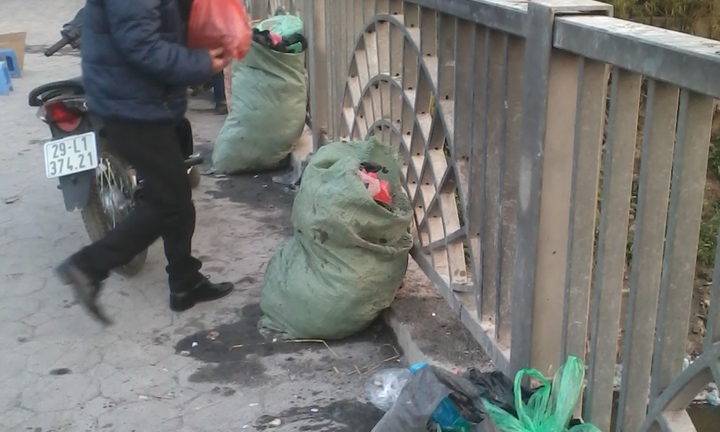 Ông Táo về chầu trời, Hà Nội xuất hiện sông rác