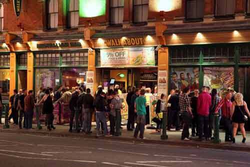 90\% người dân Anh sẽ đón giao thừa ngoài đường