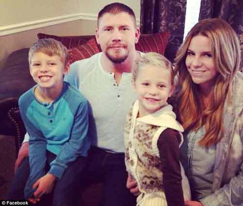 Cảnh sát bắn chết cả gia đình vợ và hai con