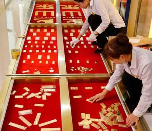 Chơi trội dùng 200 kg vàng ròng để lát đường 