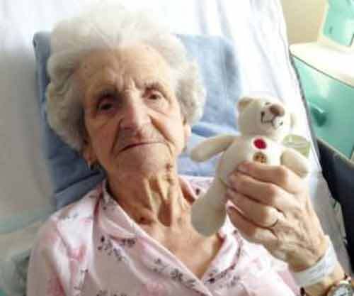 Cụ bà Anh đột tử sau khi y tá tiêm sai liều thuốc giảm đau