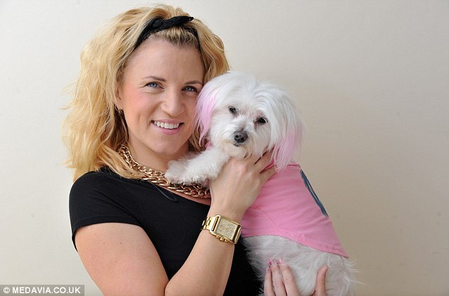 Bà mẹ 4 con chi tiền cho chó cưng nhiều hơn cho con cái