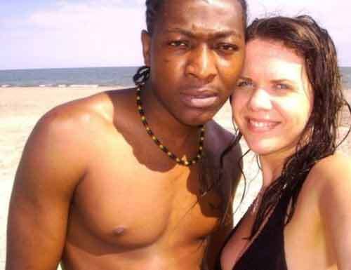 Cưỡng hiếp nhiều thiếu nữ vì vợ không đáp ứng nhu cầu