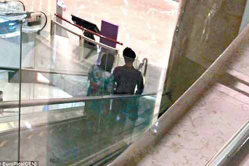 Quý bà Trung Quốc đi du lịch, mua dâm với trai trẻ 