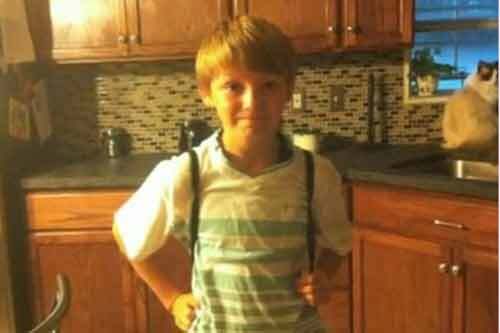 Giới thiệu súng, chú vô tình bắn chết cháu trai 11 tuổi