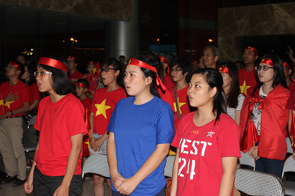 CĐV quyên góp ủng hộ U19 Việt Nam