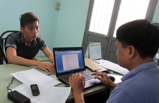 Tung ảnh nhạy cảm của bạn gái lên facebook nhắn tin chọc tức