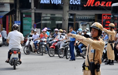 Đường Xuân Thủy - Cầu Giấy ngày đầu cấm ô tô
