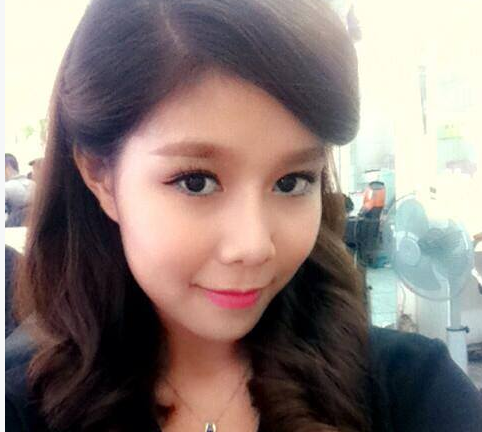 Nữ doanh nhân 9X xinh đẹp khiến cộng đồng mạng 