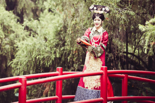 Chàng trai giả gái hóa “Cách Cách” xinh ngất ngây gây sốt