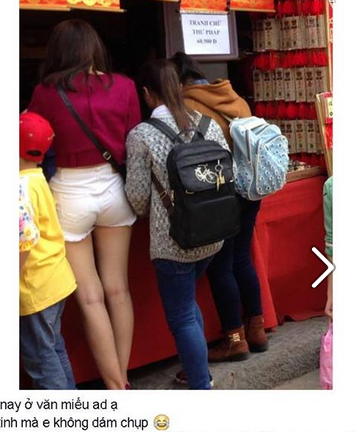 Phản cảm chân dài mặc quần short ngắn đi chùa