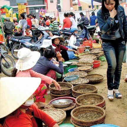 Độc đáo Chợ Gò - phiên chợ chỉ họp vào mùng 1 Tết Nguyên Đán