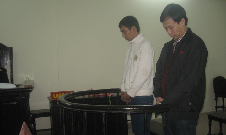 Bóc mẽ chiêu trò làm giả thẻ tín dụng để mua sắm