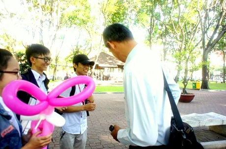 Sinh viên kiếm tiền triệu nhờ buôn bán làm thêm