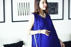 Những trang phục đơn giản và đẹp cho các mẹ bầu công sở