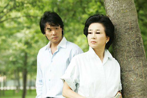 Dắt bồ vào nhà nghỉ bị mẹ vợ phát giác và đe dọa