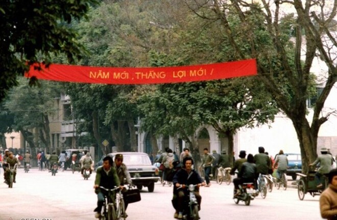Nhìn lại những hình ảnh Tết Canh Ngọ 1990 của người Hà Nội