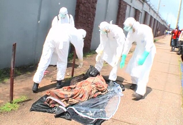 Dịch Ebola: Con đường lây lan và cách phòng chống