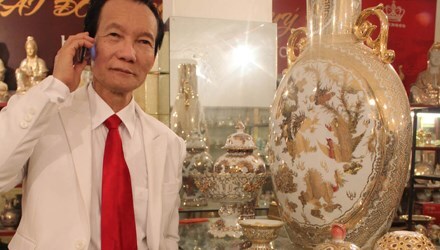 Ma lực chiếc bình cổ và đại gia khiến người Trung Quốc bái phục