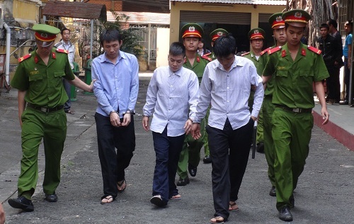 55 năm tù cho nhóm đánh người vì ghen tuông