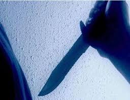 Thợ cơ khí bị thợ cắt tóc dùng kéo đâm vì ghẹo gái 