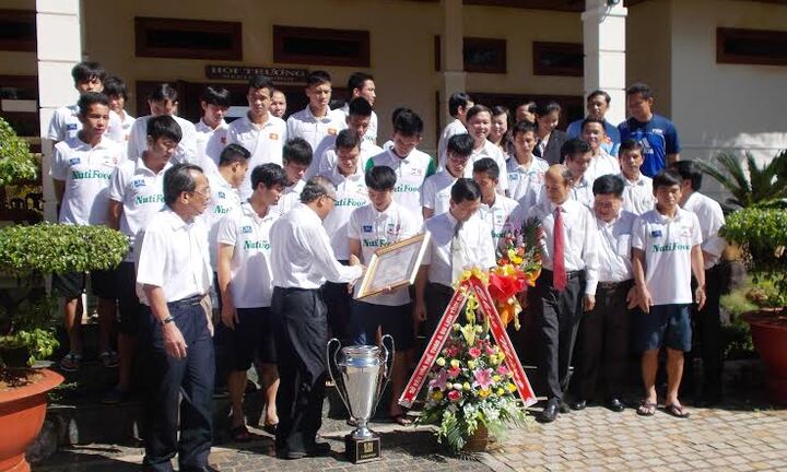 UBND tỉnh Gia Lai thưởng nóng 300 triệu đồng cho U19 HAGL